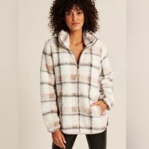 Abercrombie & Fitch Sherpa Half-Zip Elevated Trim Sweatshirt